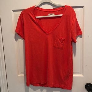 Loose v-neck tee